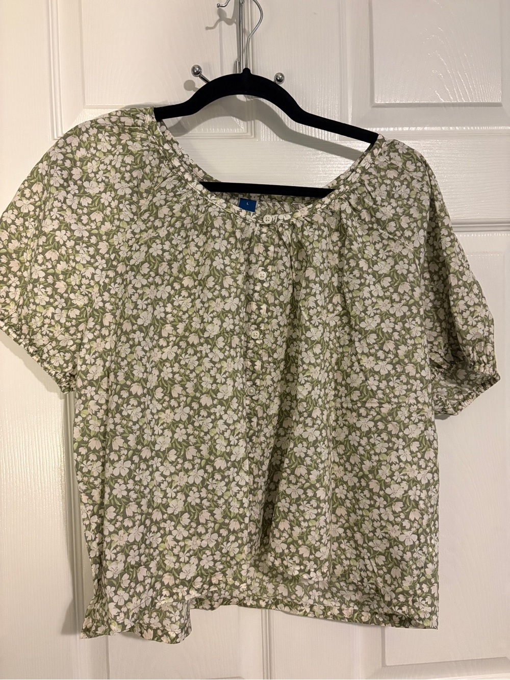 Old Navy Green and White Floral Button-Up Peasant Top- Green Floral NWT